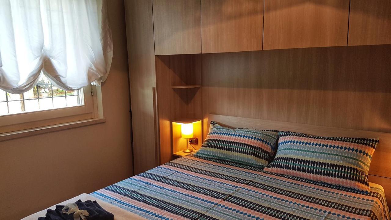Asso Bed & Breakfast Manerba del Garda Exteriör bild