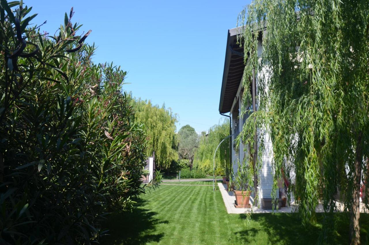 Asso Bed & Breakfast Manerba del Garda Exteriör bild