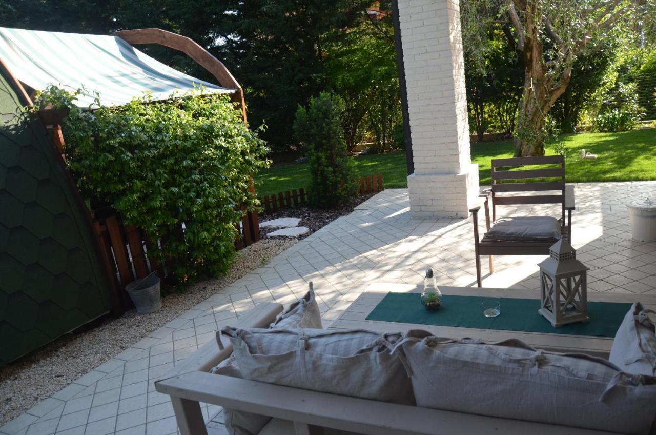 Asso Bed & Breakfast Manerba del Garda Exteriör bild