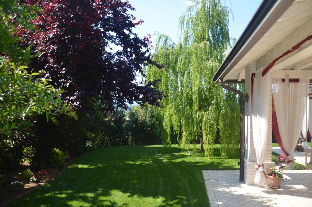 Asso Bed & Breakfast Manerba del Garda Exteriör bild