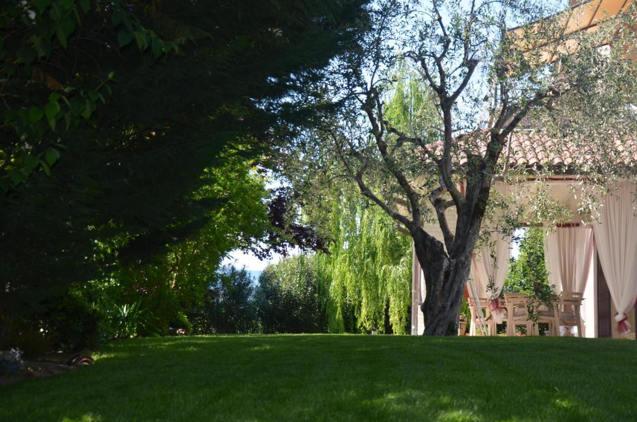 Asso Bed & Breakfast Manerba del Garda Exteriör bild