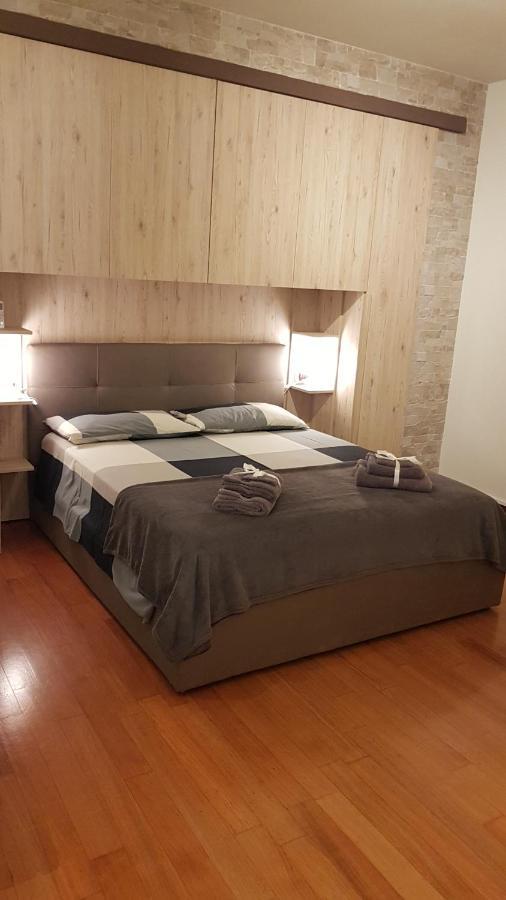 Asso Bed & Breakfast Manerba del Garda Exteriör bild
