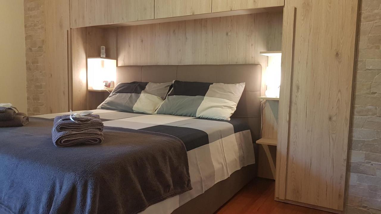 Asso Bed & Breakfast Manerba del Garda Exteriör bild