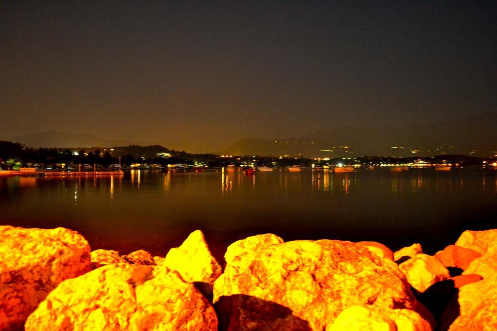 Asso Bed & Breakfast Manerba del Garda Exteriör bild